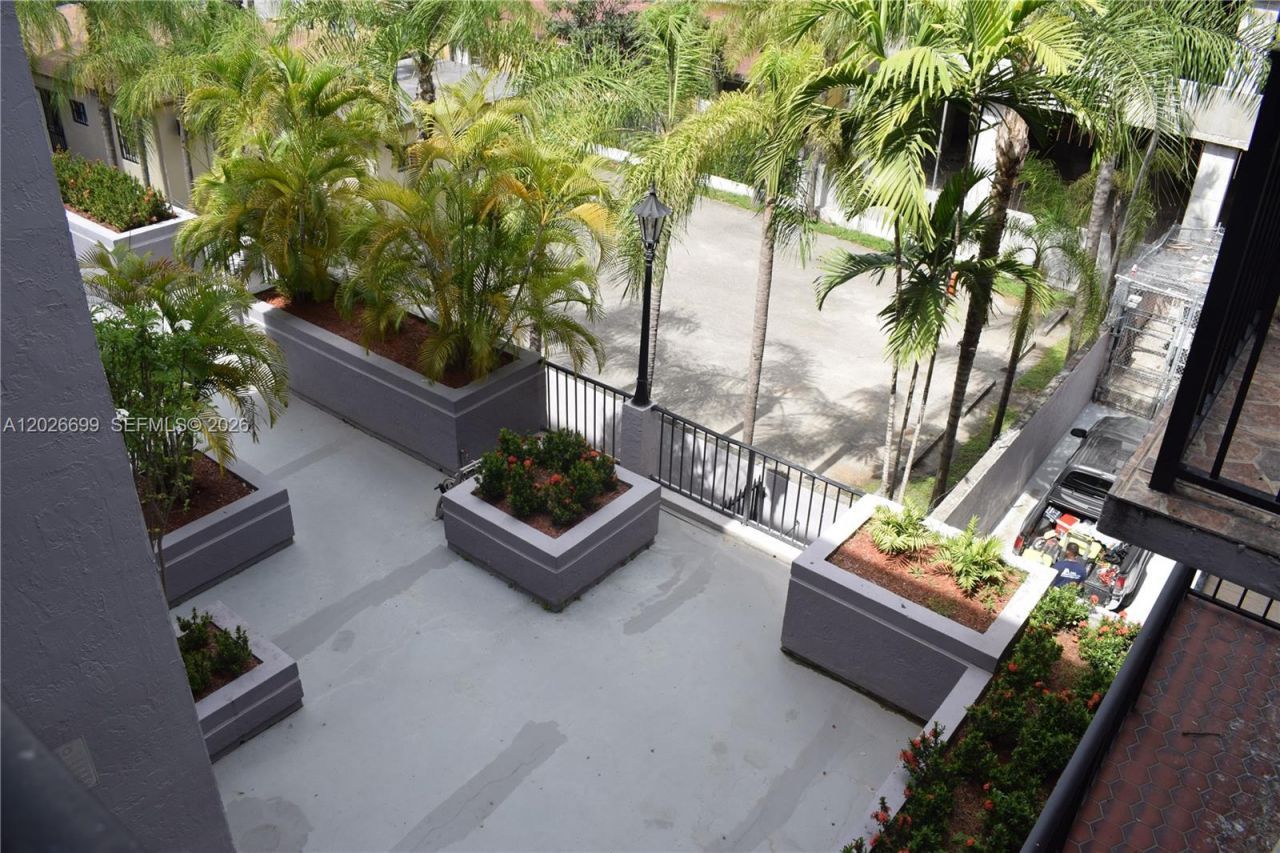 777 SW 9th Ave, Unit 420, Miami, FL 33130 Photo