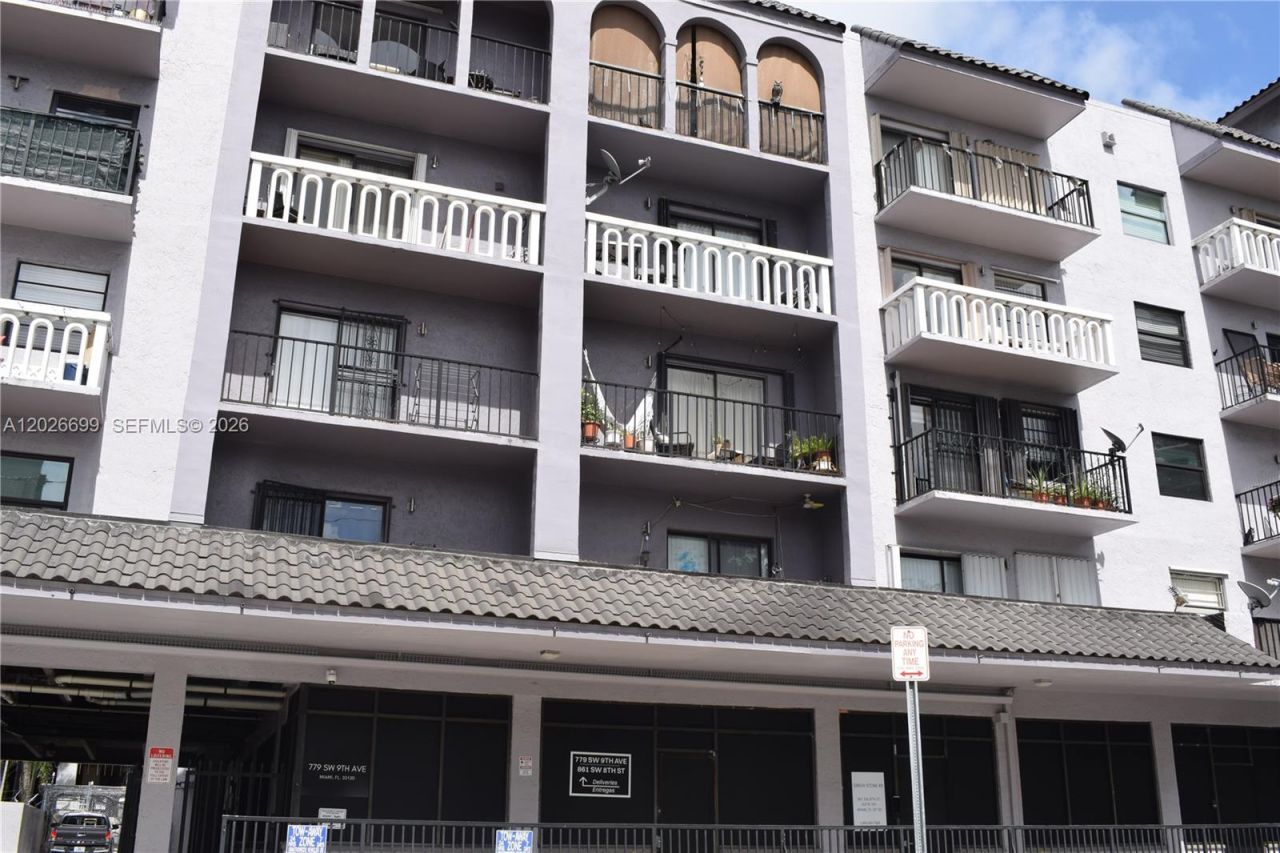 777 SW 9th Ave, Unit 420, Miami, FL 33130 Photo