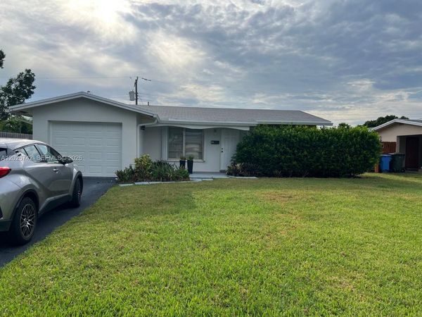 4460 NW 18th Ave , Oakland Park, FL 33309