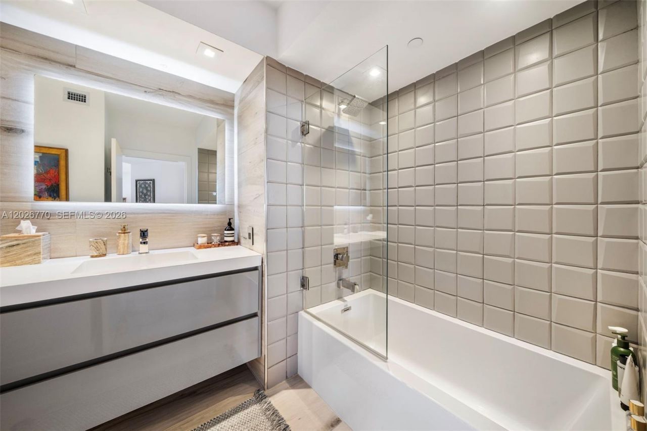 1330 West Ave, Unit 2414, Miami Beach, FL 33139 Photo