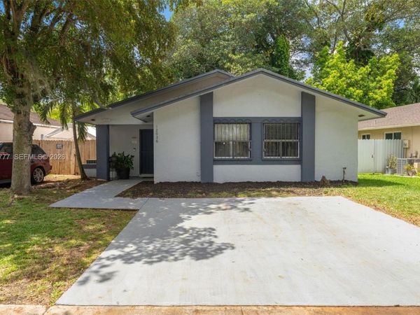 12026 SW 210th St , Miami, FL 33177