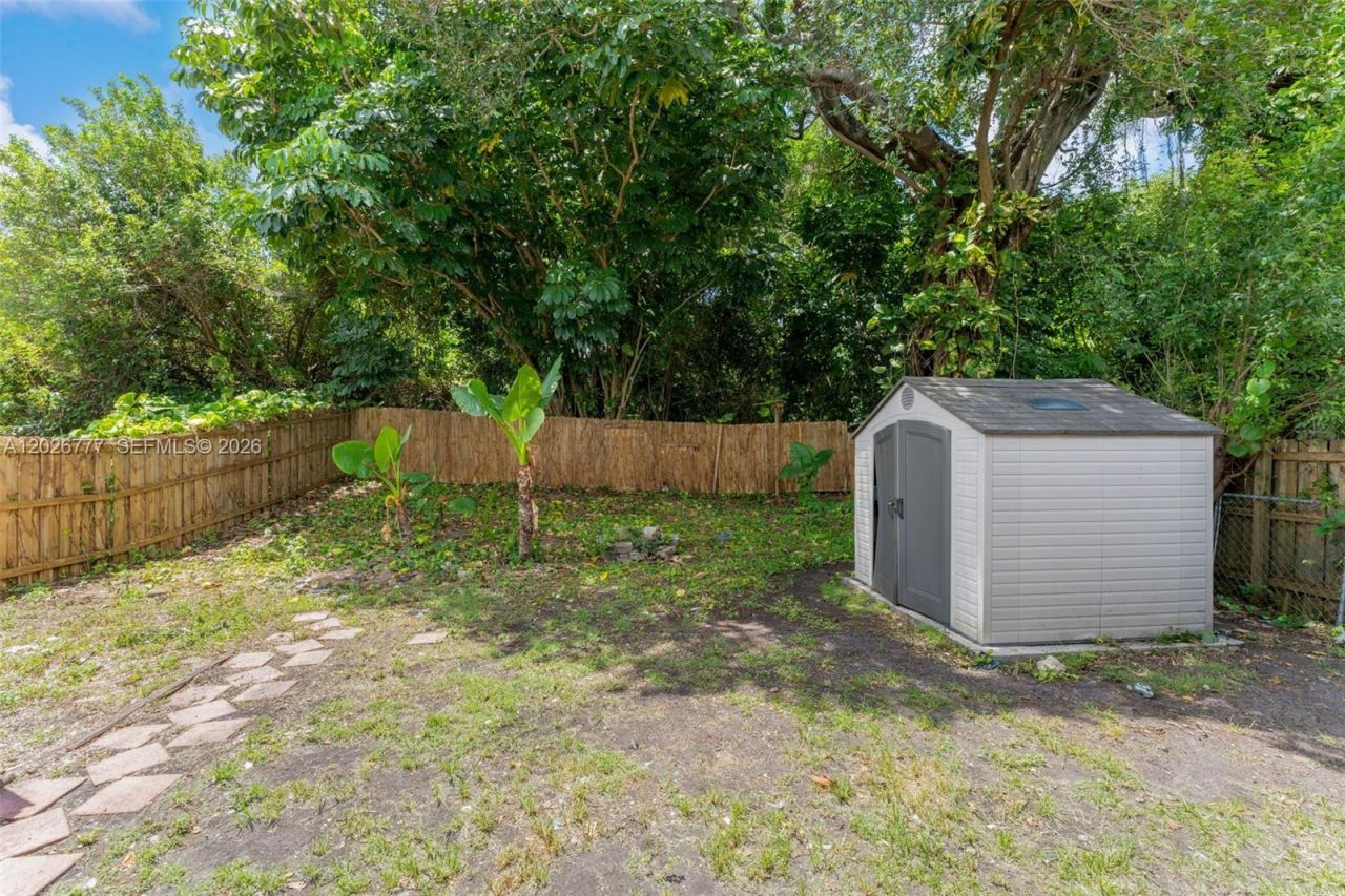 12026 SW 210th St , Miami, FL 33177 Photo