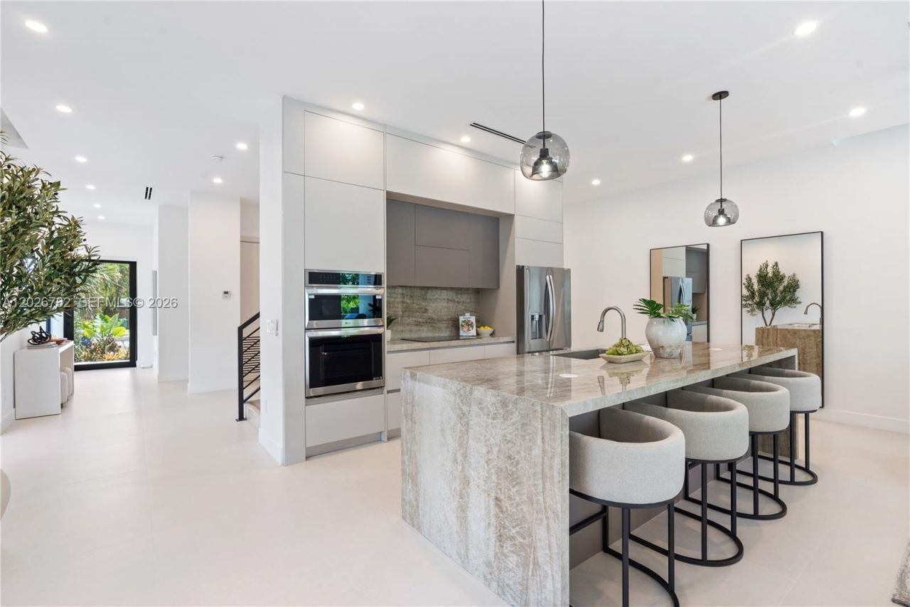 1319 NE 13th Ave , Fort Lauderdale, FL 33304 Photo