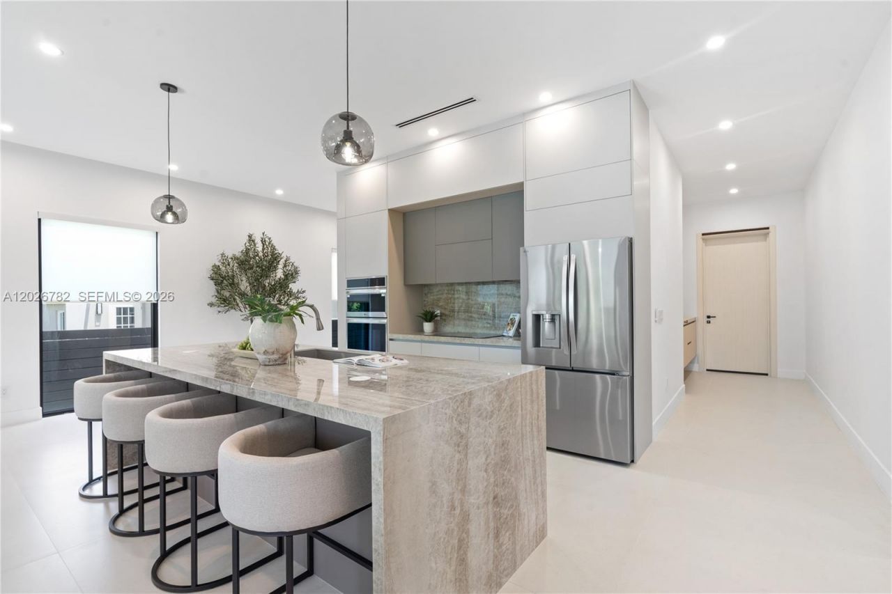 1319 NE 13th Ave , Fort Lauderdale, FL 33304 Photo