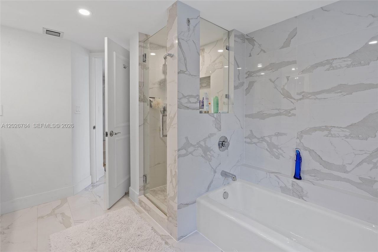 151 SE 15th Rd , Unit 601, Miami, FL 33129 Photo