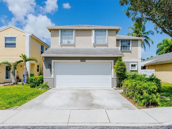 305 S Ketch Dr, Sunrise, FL 33326