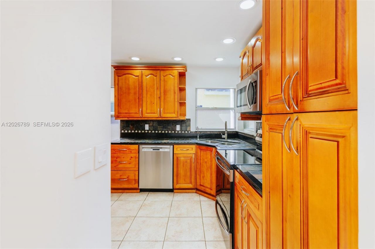 305 S Ketch Dr, Sunrise, FL 33326 Photo