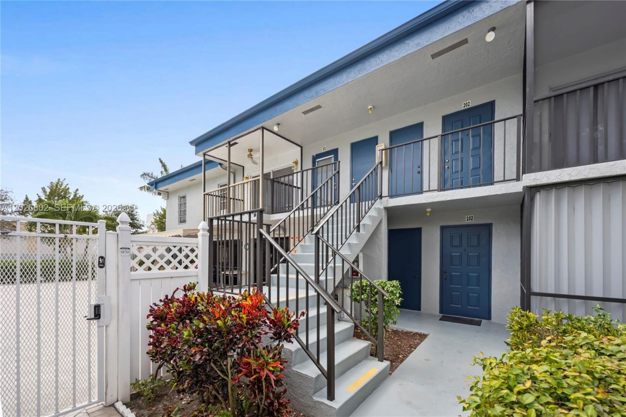7511 S Oriole Blvd , Unit 201, Delray Beach, FL 33446 Photo