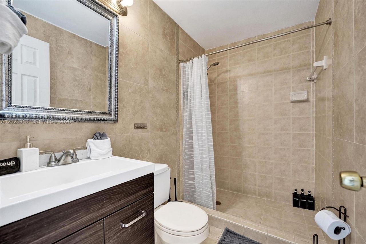 712 SW 7th Terr , Hallandale Beach, FL 33009 Photo