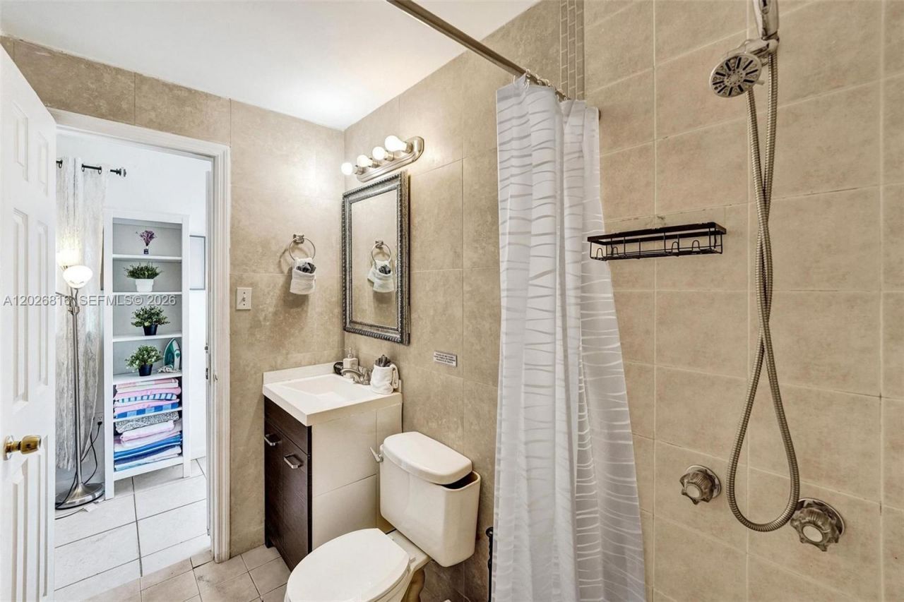 712 SW 7th Terr , Hallandale Beach, FL 33009 Photo