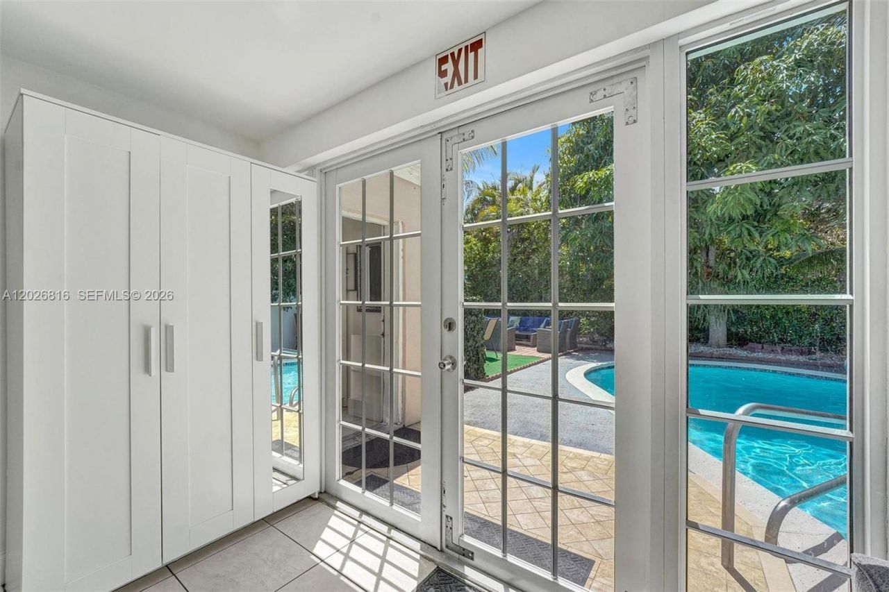 712 SW 7th Terr , Hallandale Beach, FL 33009 Photo