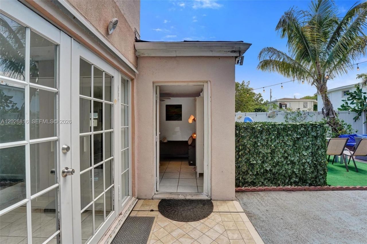712 SW 7th Terr , Hallandale Beach, FL 33009 Photo