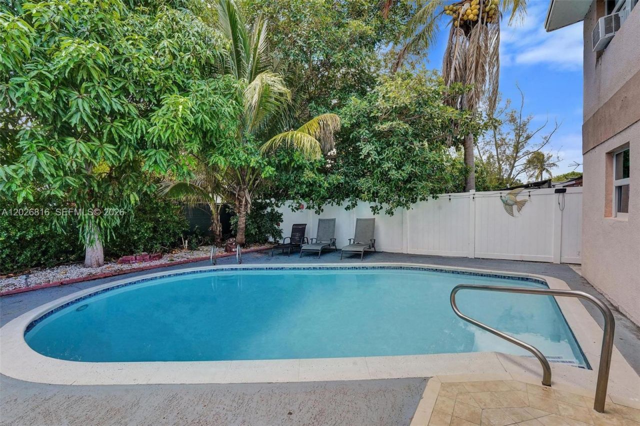 712 SW 7th Terr , Hallandale Beach, FL 33009 Photo