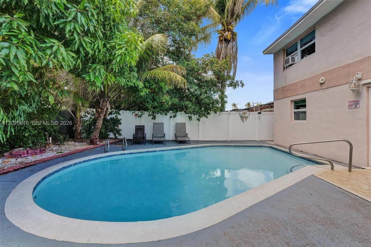 712 SW 7th Terr , Hallandale Beach, FL 33009 Photo