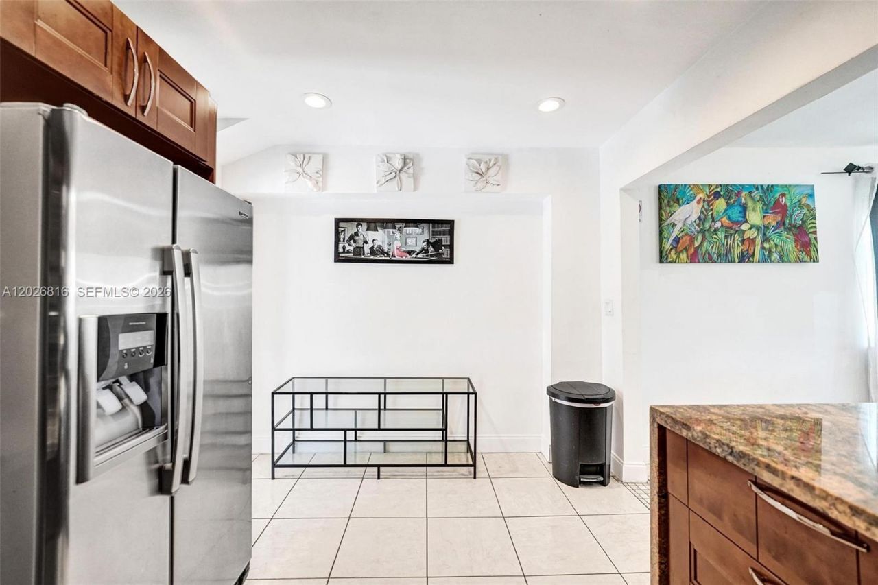 712 SW 7th Terr , Hallandale Beach, FL 33009 Photo