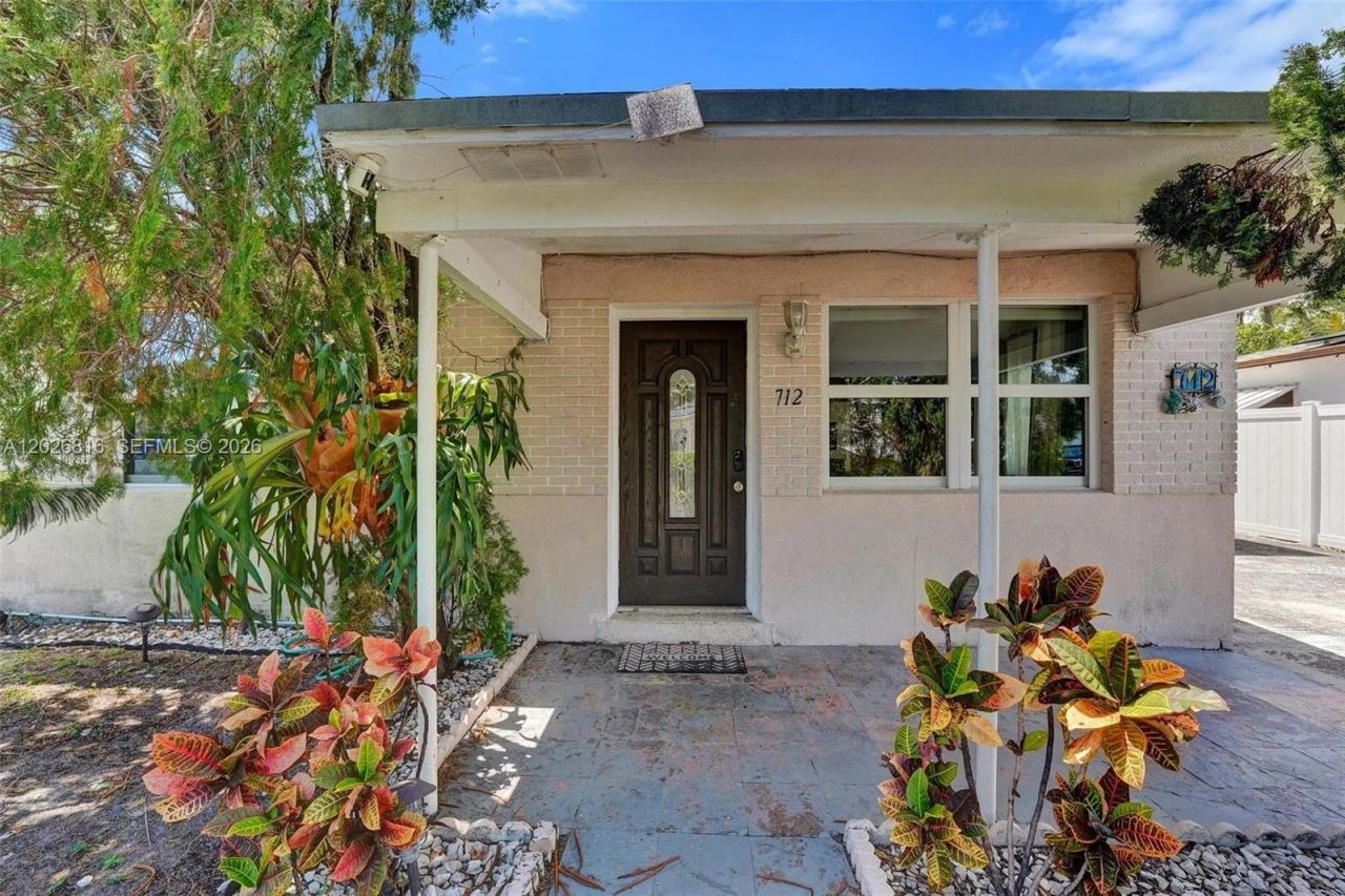 712 SW 7th Terr , Hallandale Beach, FL 33009 Photo