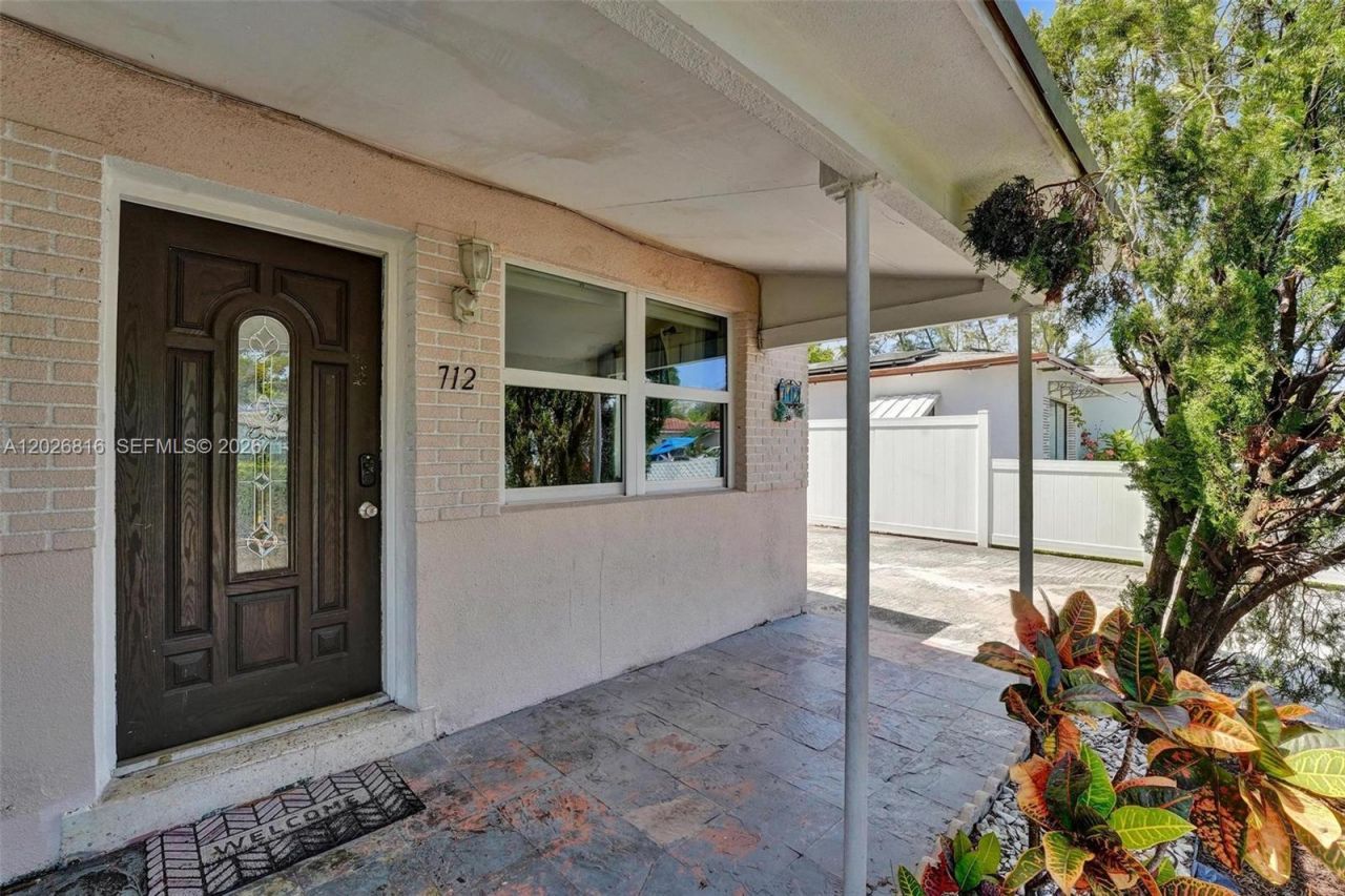 712 SW 7th Terr , Hallandale Beach, FL 33009 Photo