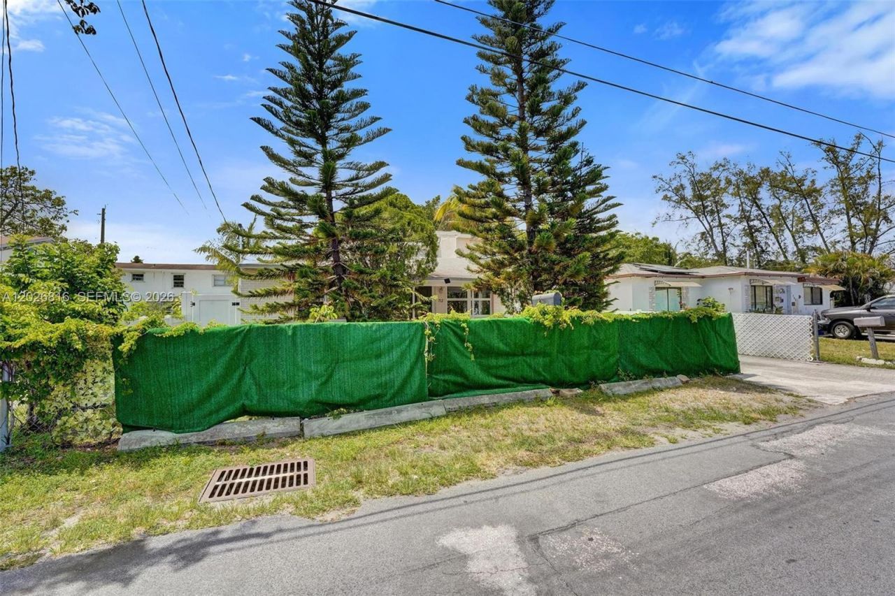 712 SW 7th Terr , Hallandale Beach, FL 33009 Photo