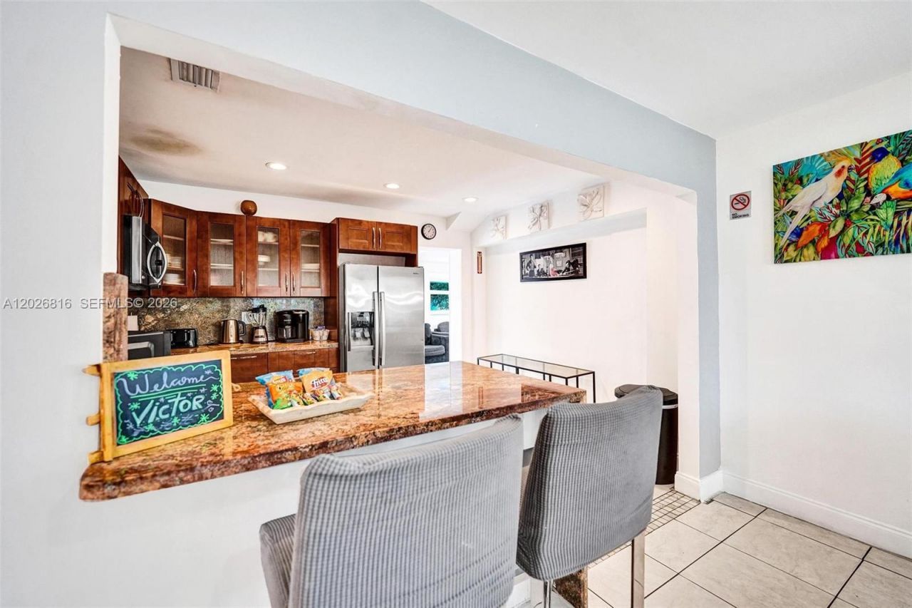 712 SW 7th Terr , Hallandale Beach, FL 33009 Photo