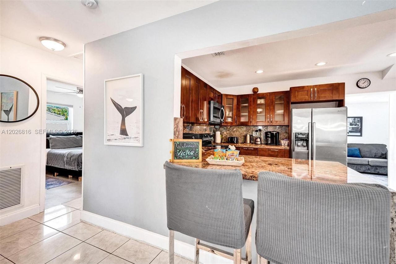 712 SW 7th Terr , Hallandale Beach, FL 33009 Photo