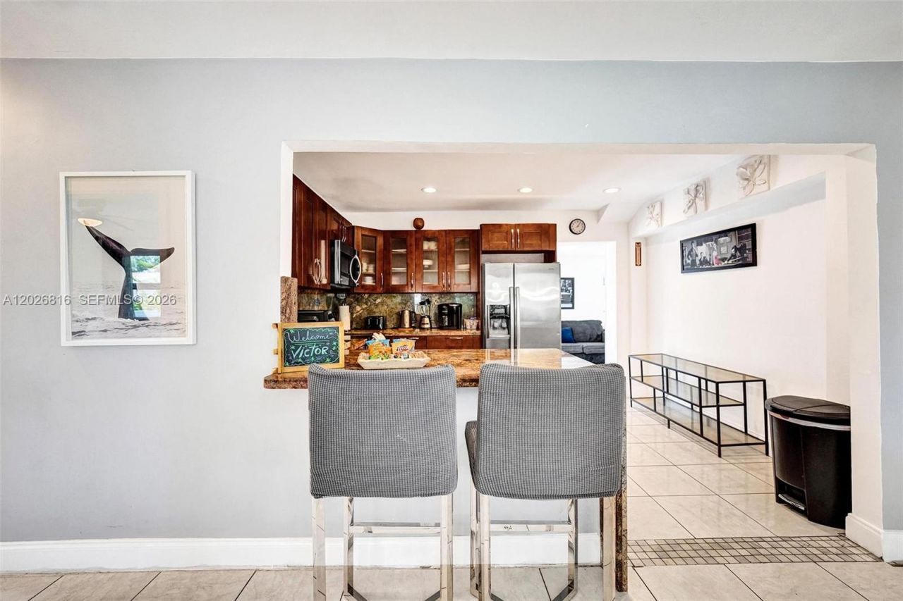 712 SW 7th Terr , Hallandale Beach, FL 33009 Photo