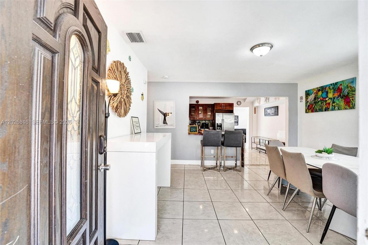 712 SW 7th Terr , Hallandale Beach, FL 33009 Photo