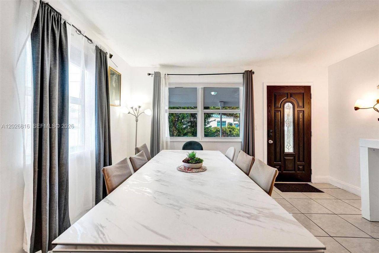 712 SW 7th Terr , Hallandale Beach, FL 33009 Photo