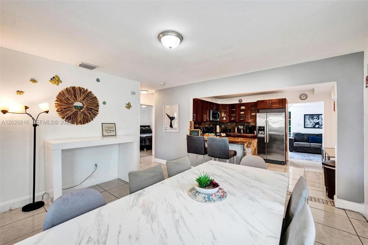 712 SW 7th Terr , Hallandale Beach, FL 33009 Photo