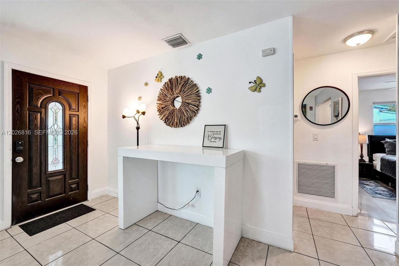712 SW 7th Terr , Hallandale Beach, FL 33009 Photo