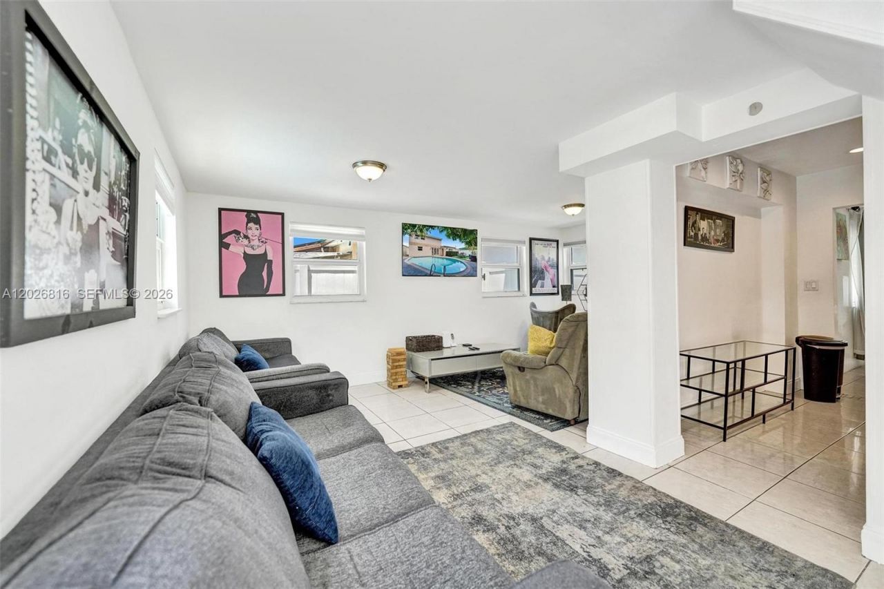 712 SW 7th Terr , Hallandale Beach, FL 33009 Photo