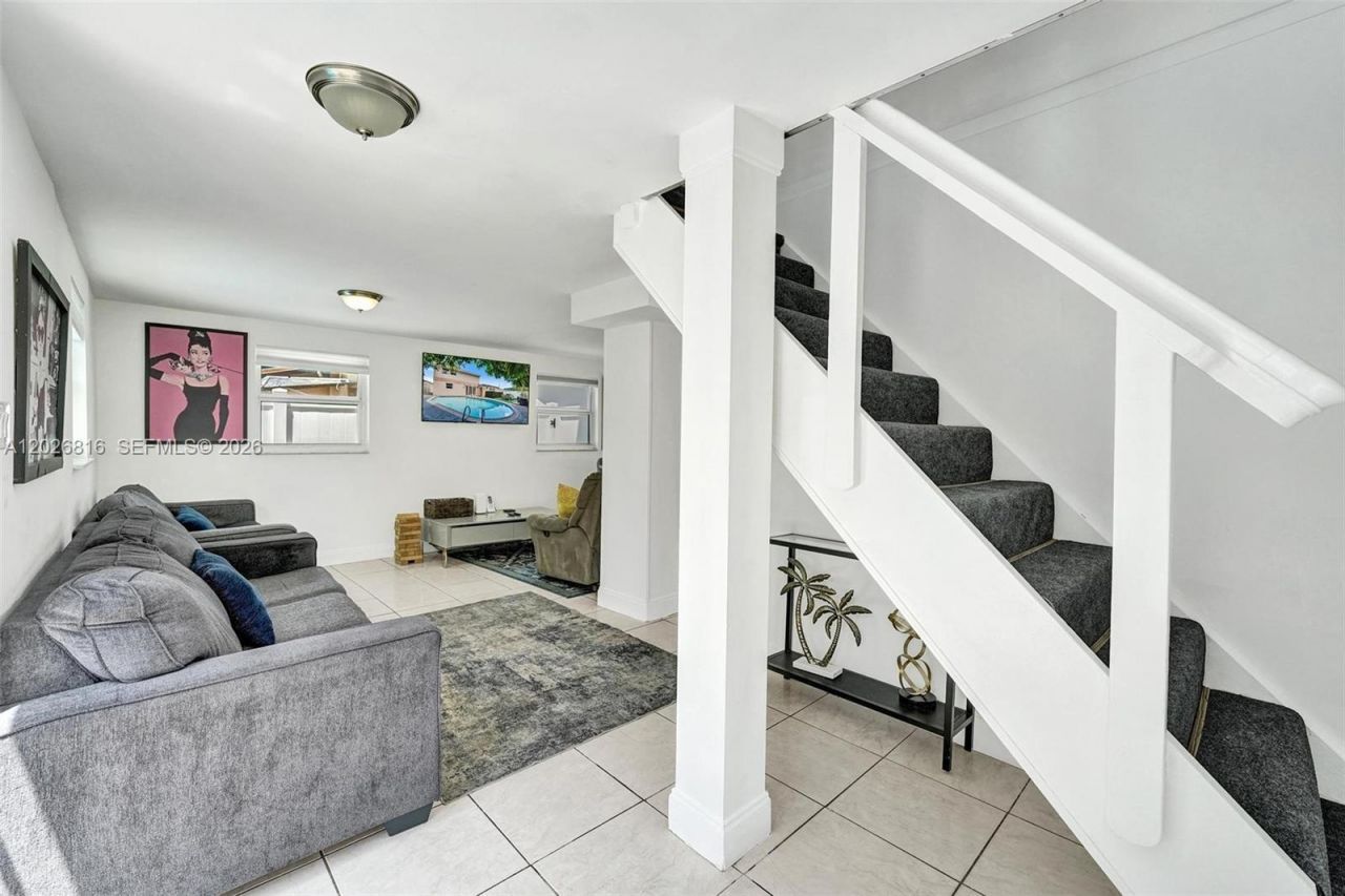 712 SW 7th Terr , Hallandale Beach, FL 33009 Photo