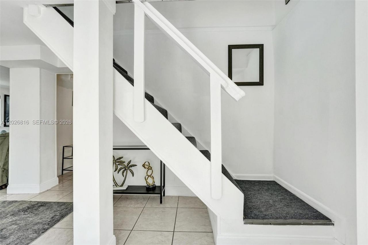 712 SW 7th Terr , Hallandale Beach, FL 33009 Photo