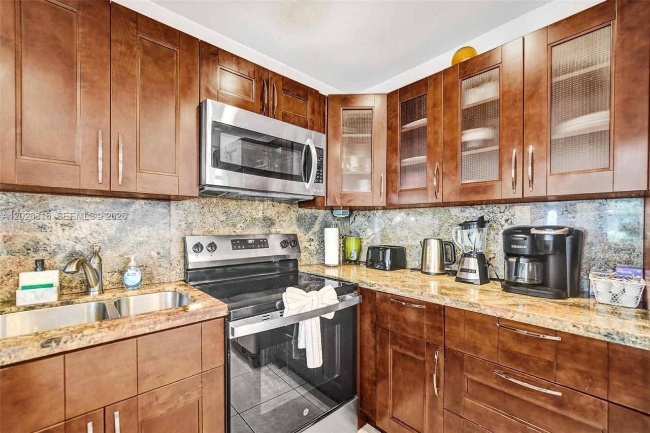 712 SW 7th Terr , Hallandale Beach, FL 33009 Photo