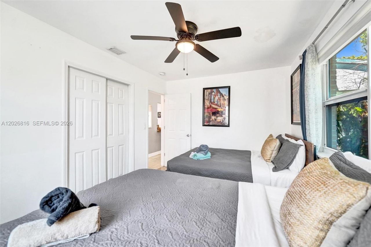 712 SW 7th Terr , Hallandale Beach, FL 33009 Photo
