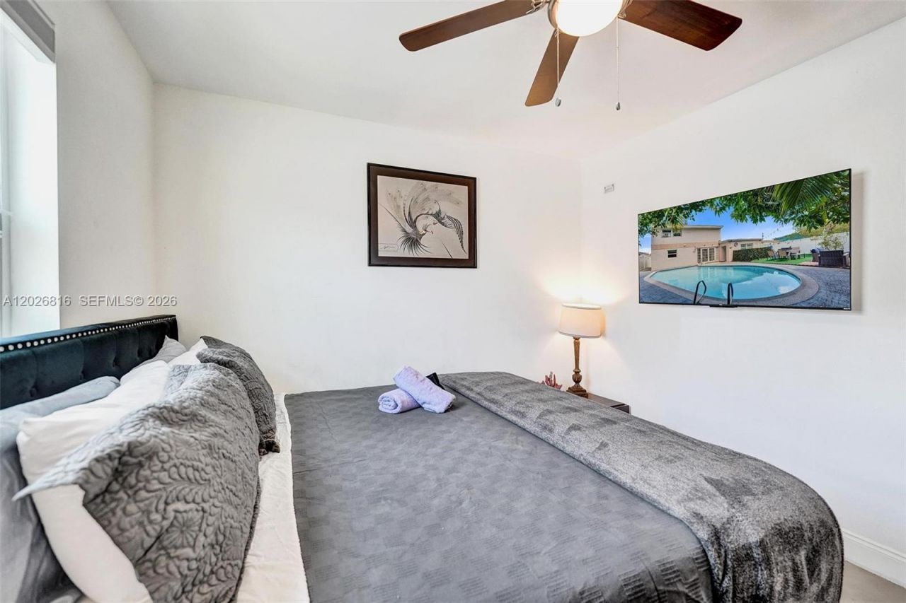 712 SW 7th Terr , Hallandale Beach, FL 33009 Photo