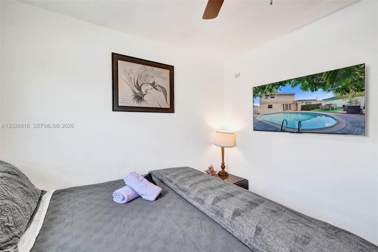 712 SW 7th Terr , Hallandale Beach, FL 33009 Photo