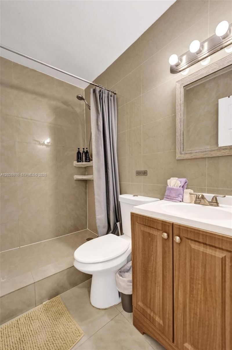 712 SW 7th Terr , Hallandale Beach, FL 33009 Photo