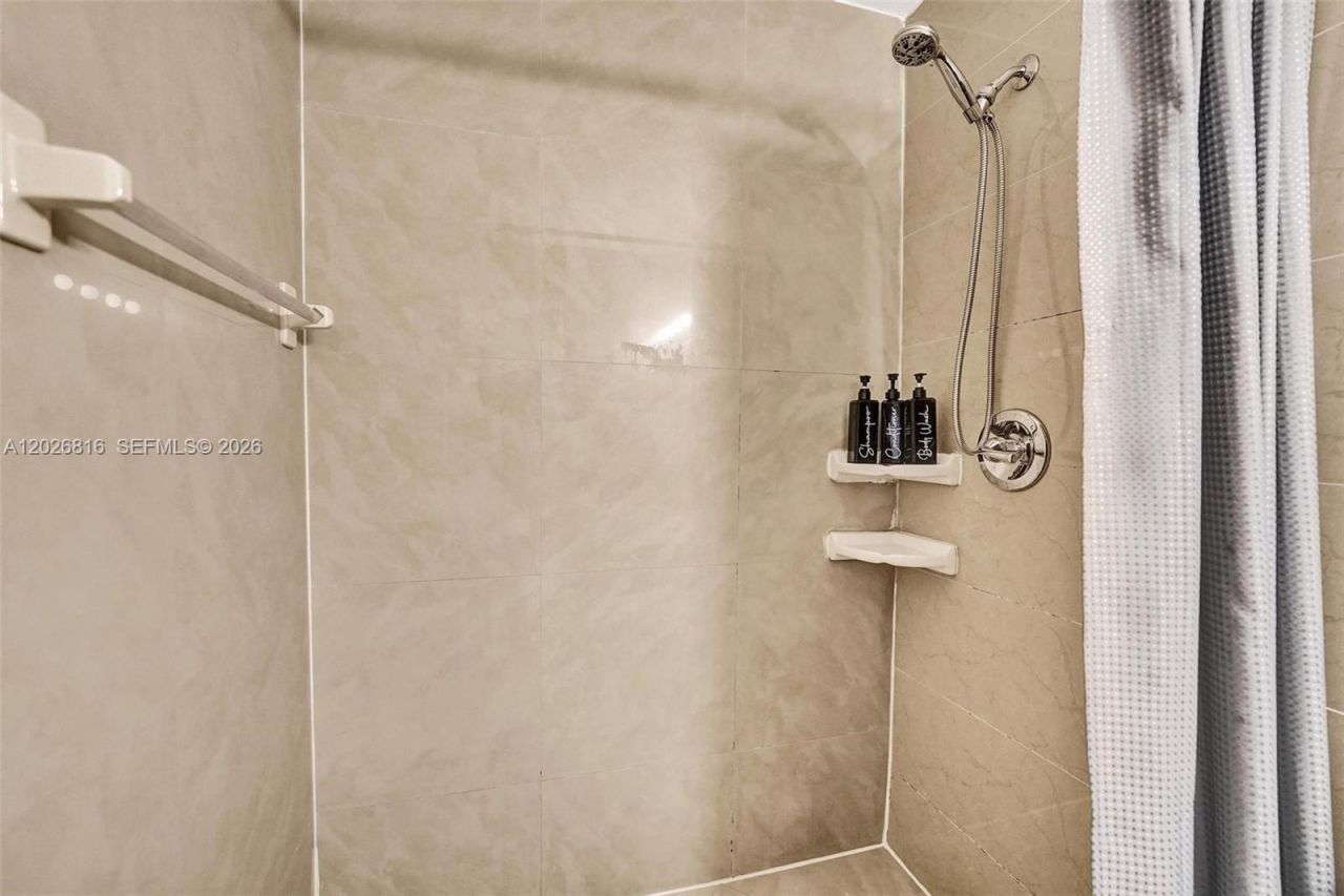 712 SW 7th Terr , Hallandale Beach, FL 33009 Photo