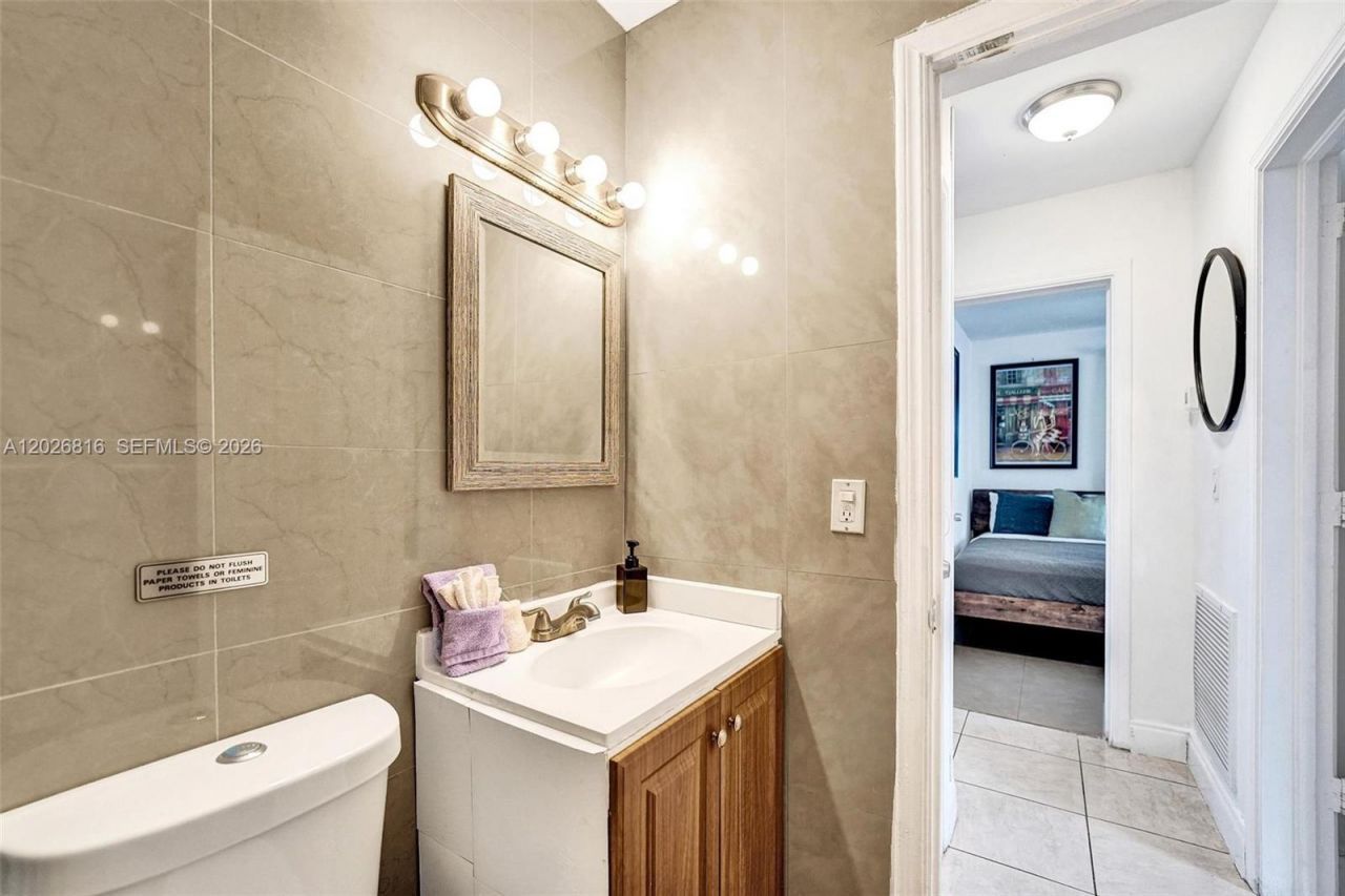 712 SW 7th Terr , Hallandale Beach, FL 33009 Photo