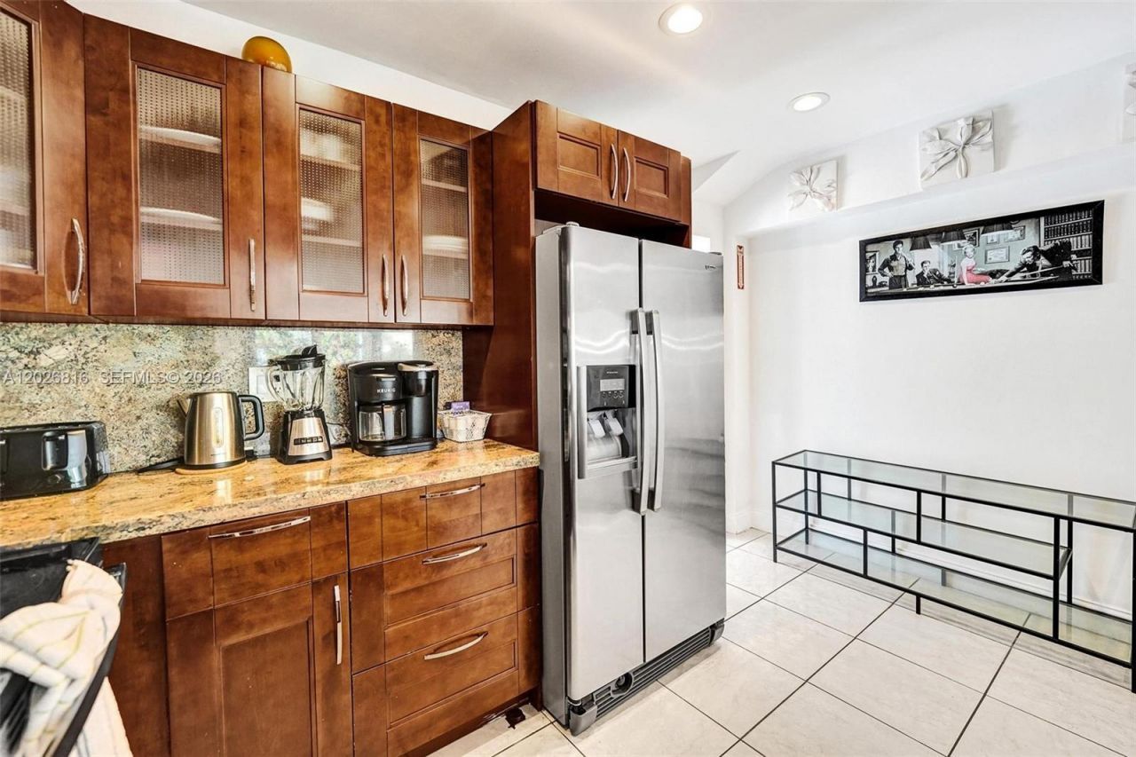 712 SW 7th Terr , Hallandale Beach, FL 33009 Photo