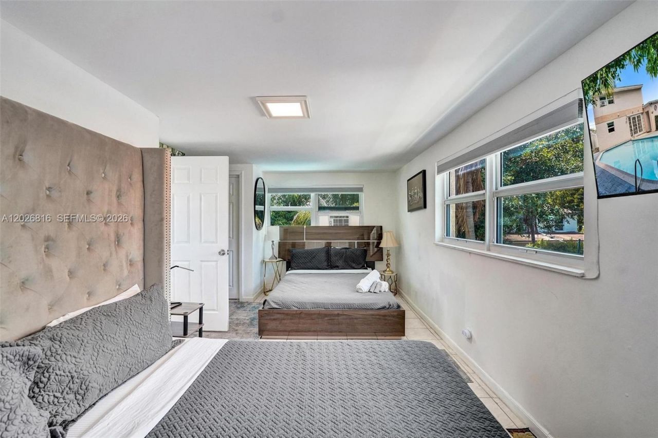 712 SW 7th Terr , Hallandale Beach, FL 33009 Photo