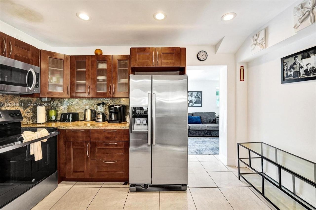 712 SW 7th Terr , Hallandale Beach, FL 33009 Photo