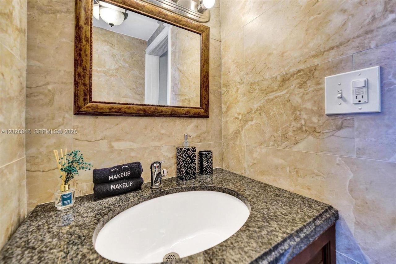 712 SW 7th Terr , Hallandale Beach, FL 33009 Photo