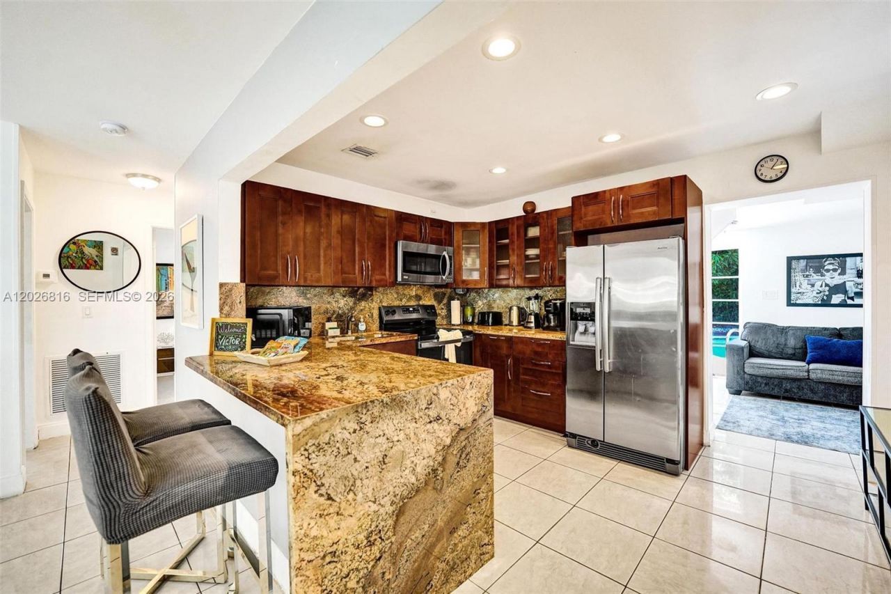 712 SW 7th Terr , Hallandale Beach, FL 33009 Photo