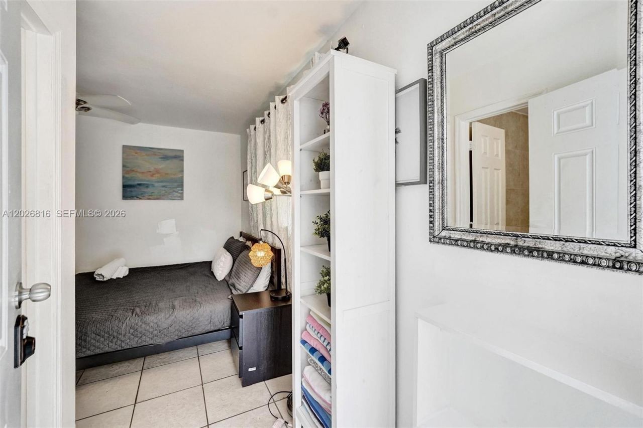 712 SW 7th Terr , Hallandale Beach, FL 33009 Photo