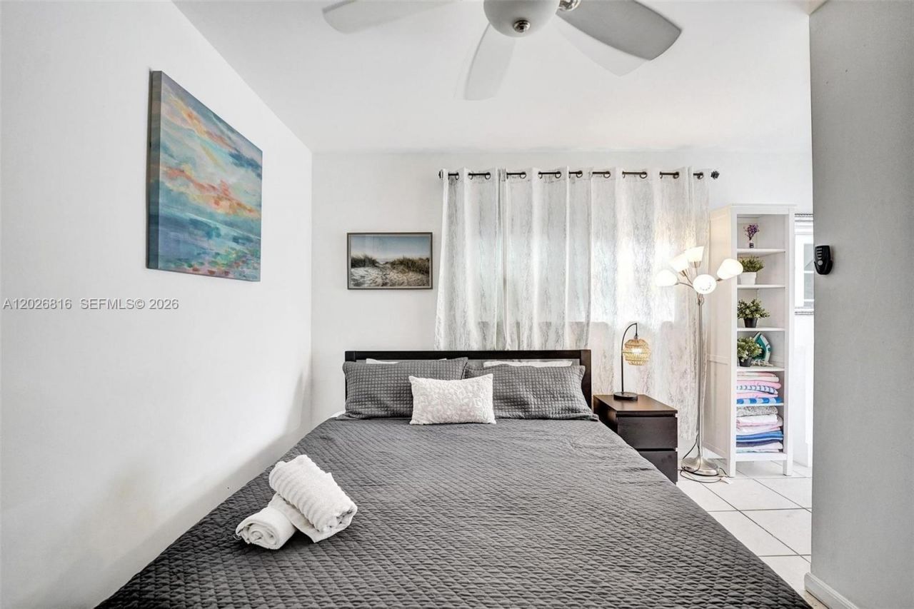 712 SW 7th Terr , Hallandale Beach, FL 33009 Photo
