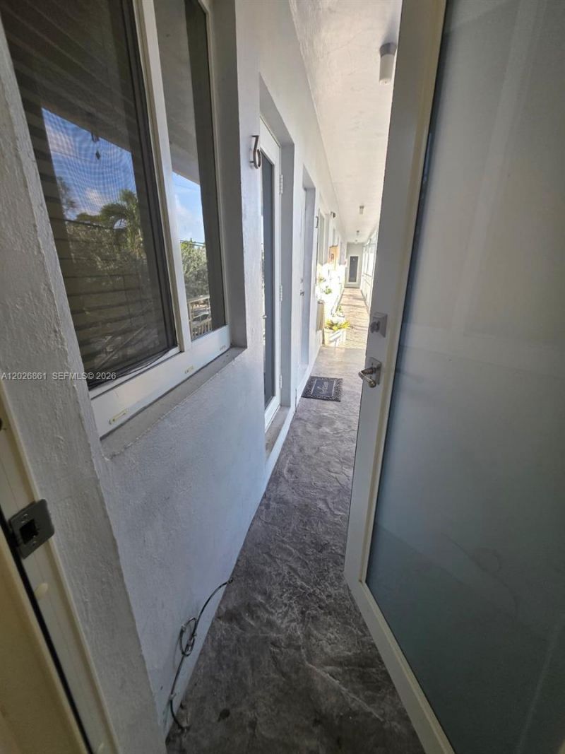 7155 Rue Notre Dame, Unit 6, Miami Beach, FL 33141 Photo