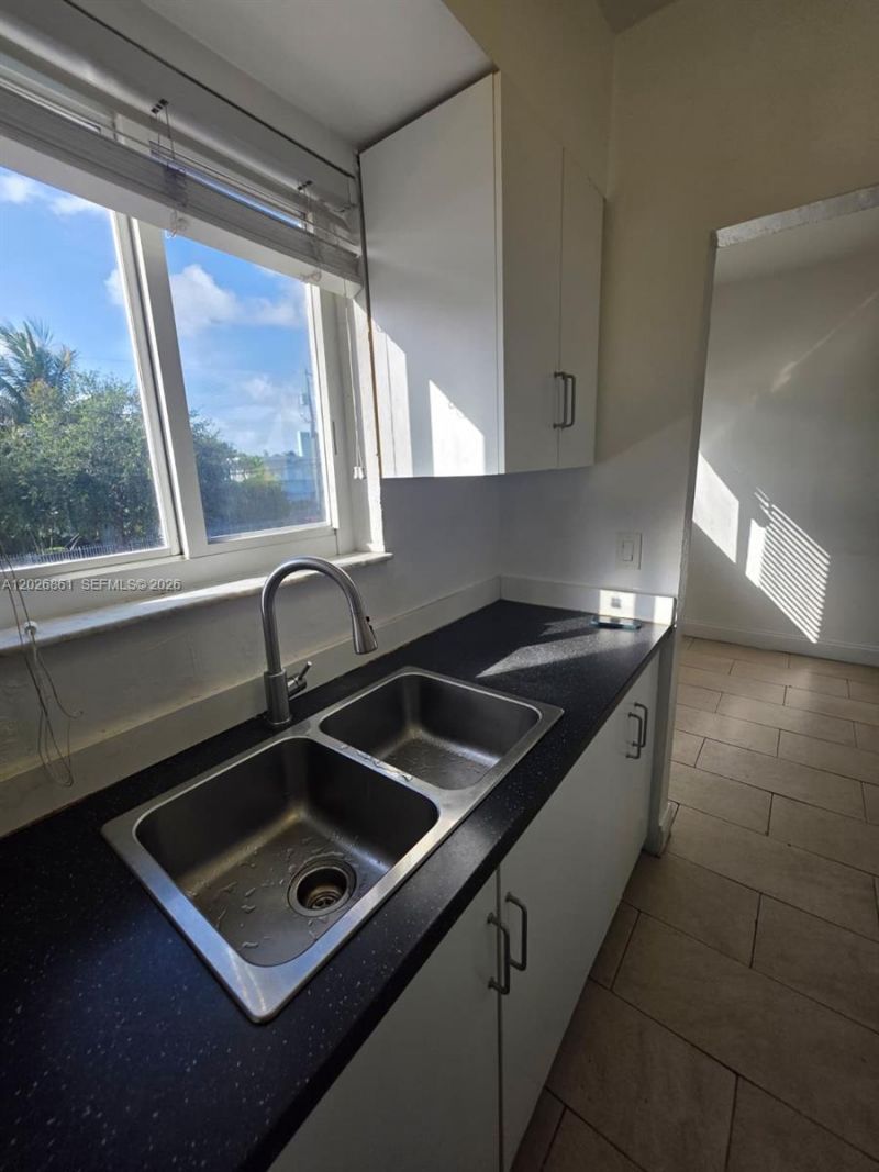 7155 Rue Notre Dame, Unit 6, Miami Beach, FL 33141 Photo