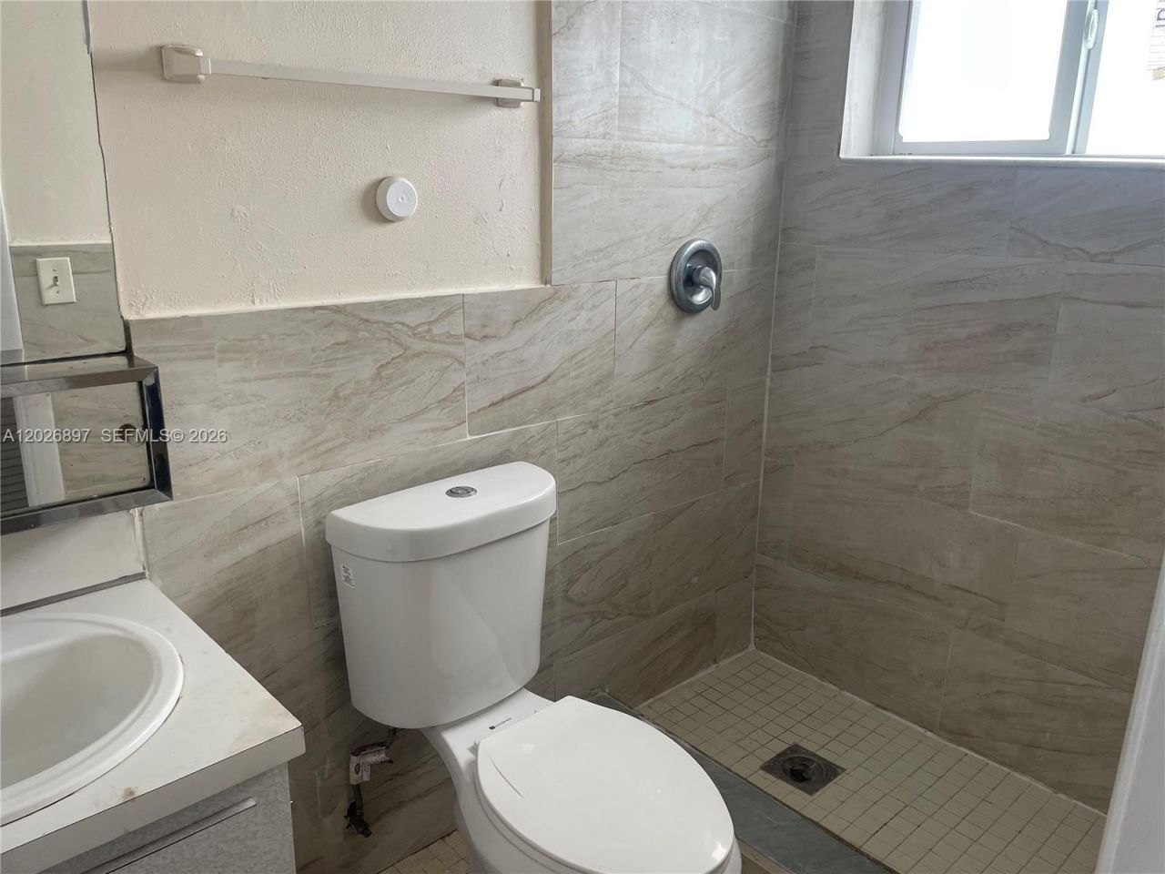 825 SW 9th St, Unit 1, Hallandale Beach, FL 33009 Photo