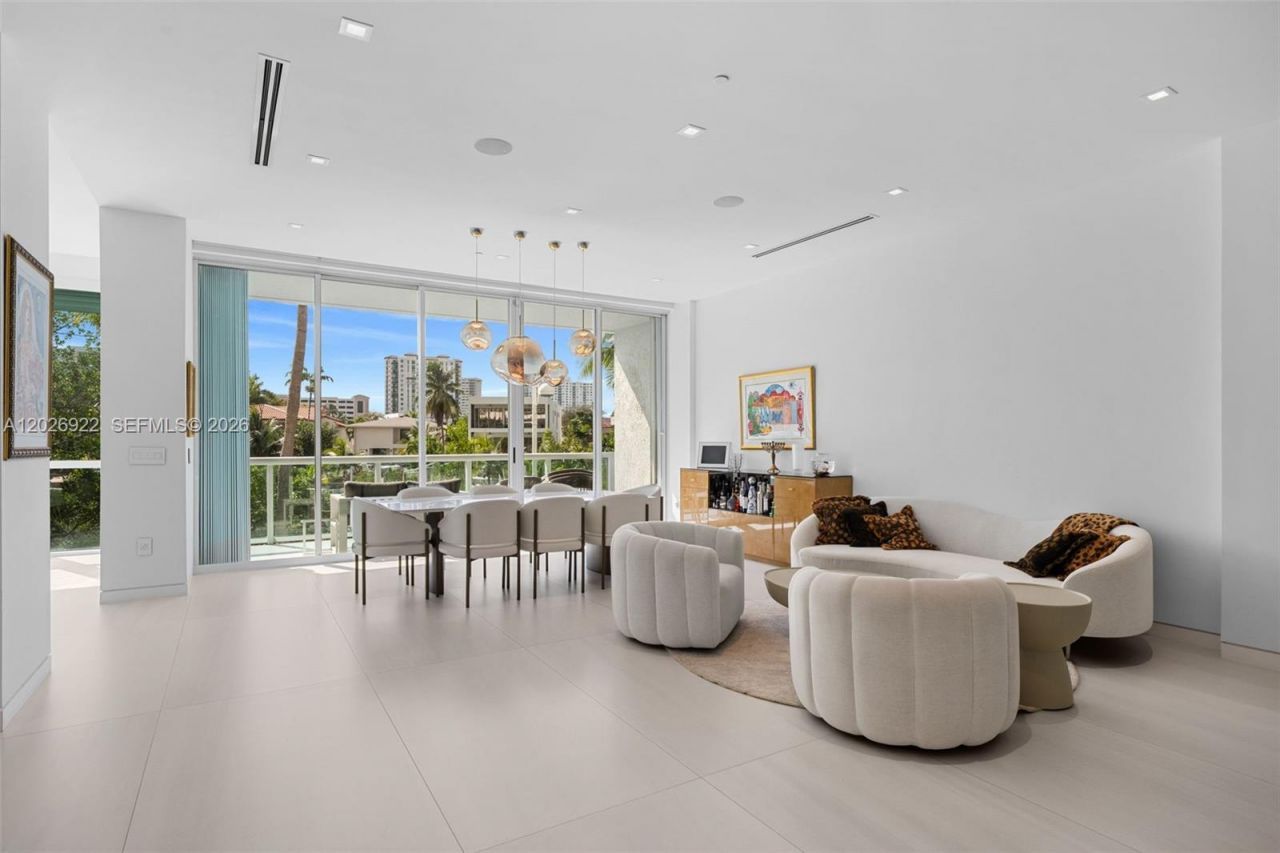 16500 Collins Ave , Unit TH-8, Sunny Isles Beach, FL 33160 Photo